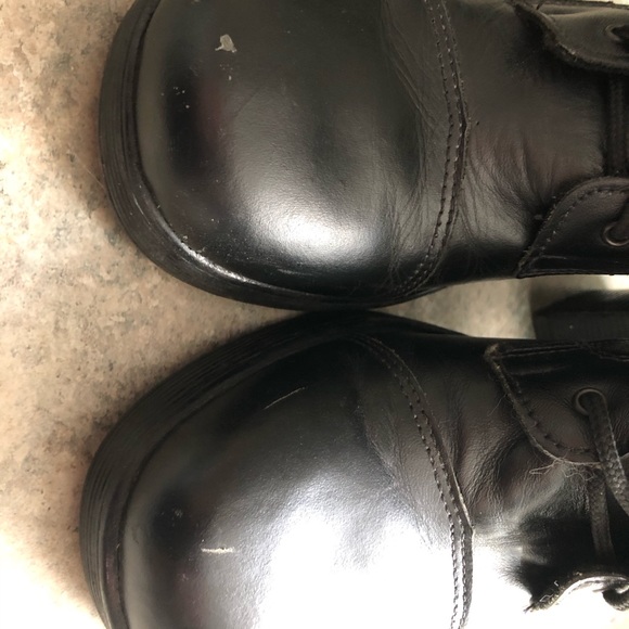 Gothic block heel leather boots - Picture 2 of 5